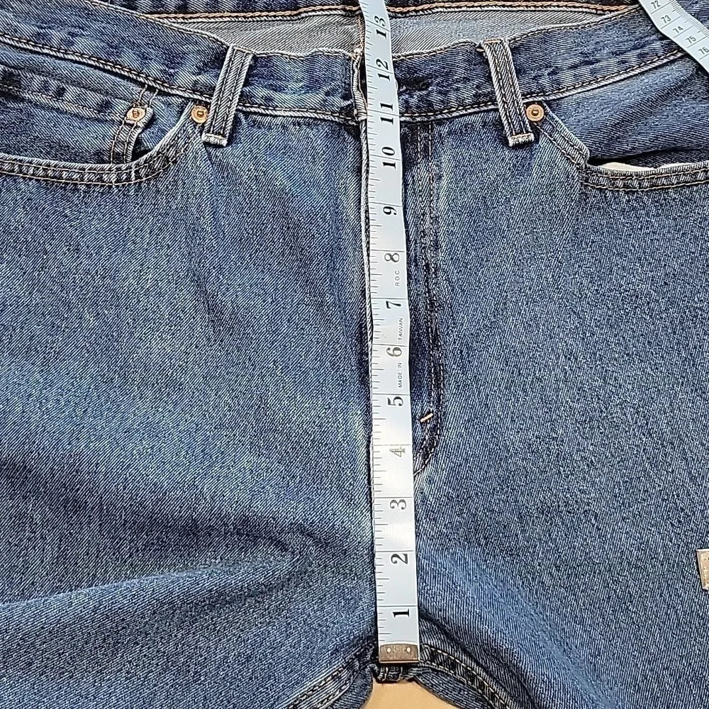 Levi's 505 Regular Fit Size 38x30 Medium Wash Blue Jeans, EUC